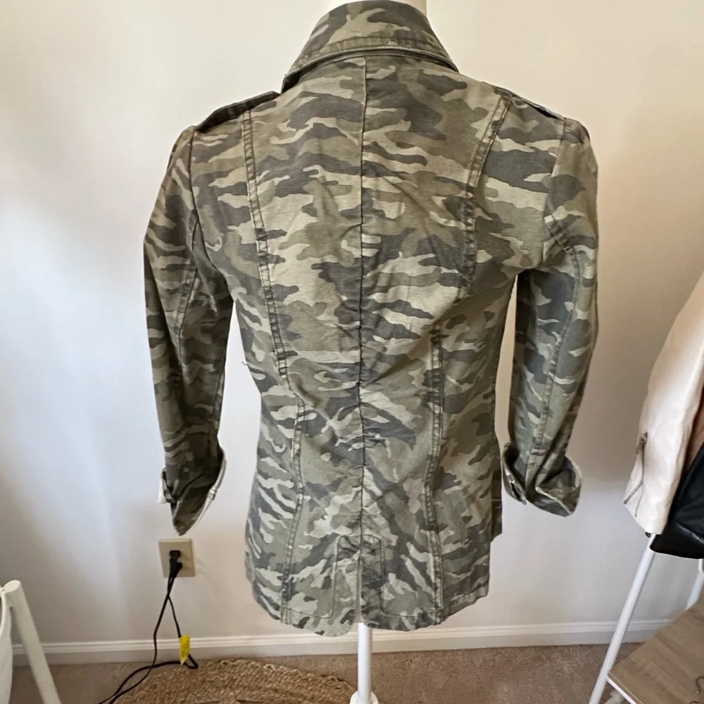 Jacket - Picture 3 of 5